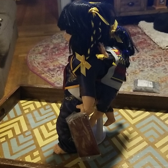 Collectible Hong Kong Mom & Baby - Picture 3 of 4